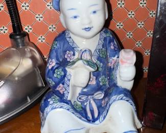 I have seen lots of piano babies but the Asian style is a new one for me.