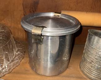 Yep, that is a Fresh-o-Lator and it is in great condition.