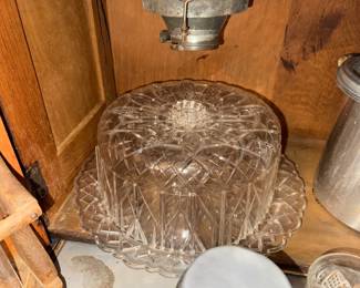 My grandmother had a cake plate just like this. I can still remember the orange Bundt cake she would make.