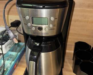 I have been using this pot all week so I can definitely say it works.