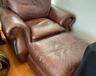 Chair available in online sale listed separately.