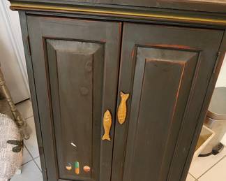 Wall cabinet