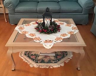 COFFEE TABLE 