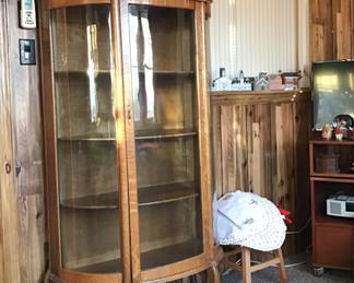 ANTIQUE OAK CURVED GLASS CHINA / DISPLAY CABINET