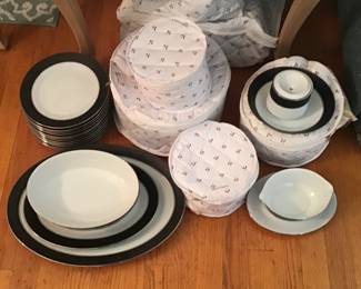 NORITAKE MIRANO BLACK AND WHITE DISHES