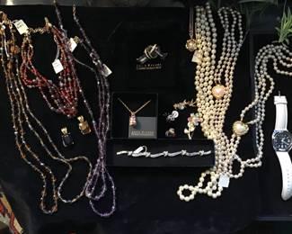 JOAN RIVERS COSTUME JEWELRY