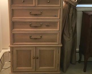 TALL CHEST
