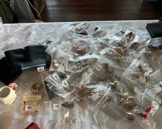 Lots of great jewelry. Vintage jewelry also.