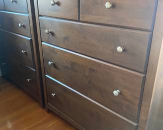 2 dressers with 2 matching night stands