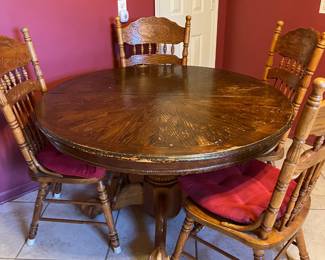 Vintage Dining Room Table & Chairs