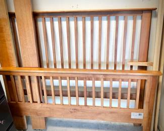 Queen bedframe and mattresses