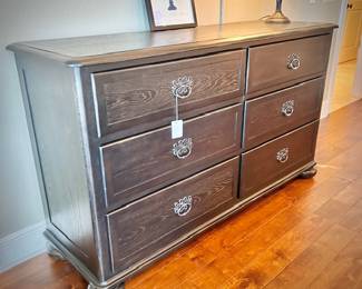Black 6-drawer dresser