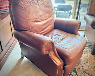 Pair of MotionCraft (Sherrill Furniture) leather recliners