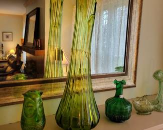 Vintage L.E. Smith 24” Green Simplicity Ribbed Swung Glass Vase Fat Bottom