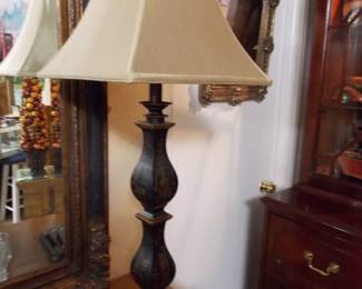 2 Matching lamps