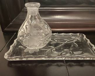 Princess House 2 pc vanity set