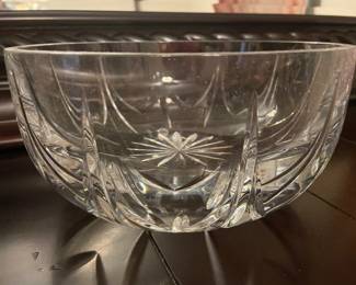 Large crystal bowl (very heavy)