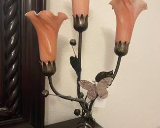 Dale Tiffany Tulip & Butterfly lamp