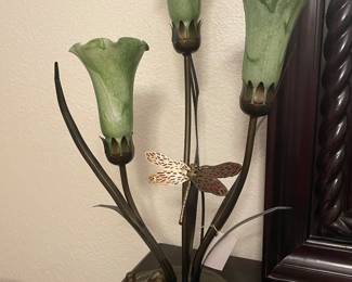 Dale Tiffany Tulip & Dragonfly Lamp