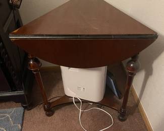 VTG Triple Drop-Leaf Wooden Table (Triangle or Round Display)