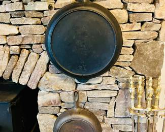 VINTAGE LODGE SK #14 CAST IRON SKILLET