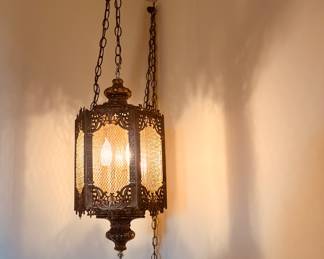 Hollywood Regency Ornate Brass Tone Mesh Swag MCM Gothic Hanging Lamp Pendant Light Mid Century Modern