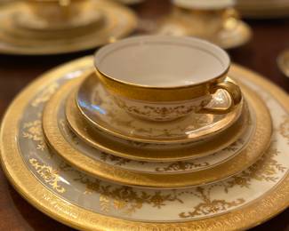 Large Pristine Set of Minton Riverton