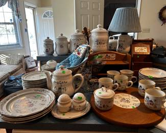 International Heartland dishware