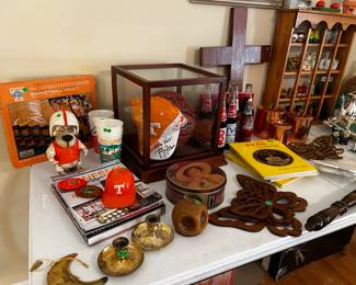 UT memorabilia, Cocacola Collectibles, Vintage decor and salt/pepper shakers