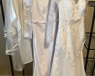 Womens Long Sleeved Wedding Dresses