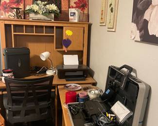 Corner Desk & office chair