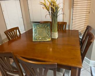 8 piece rectangle dining room table with butterfly leaf & chairs 