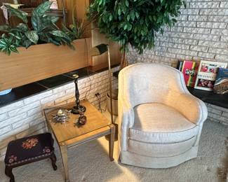 Henredon side table