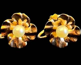 14K Gold Screw-On Earrings With Pearls