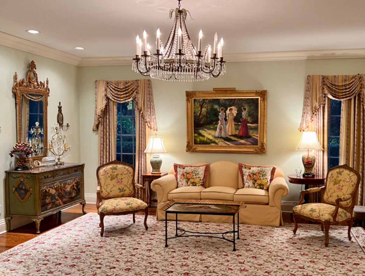 QUALITY FURNISHINGS THROUGHOUT