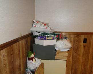 More Chirstmas items in boxes