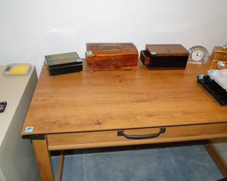 This is one great computer desk