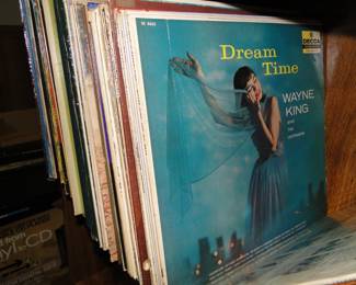 Lots of vintages vinyls at this sales
