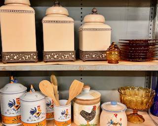 Cannister sets / Amberware