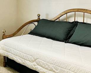 Twin daybed with trundle - bedding excluded