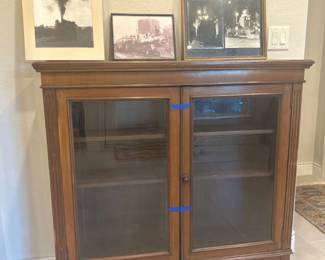 Glass cabinet
