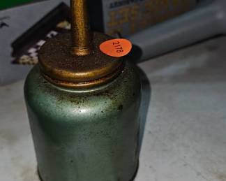 VINTAGE OIL CAN