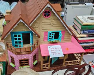 DOLL HOUSE