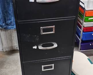METAL FILING CABINET