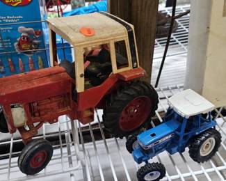 VINTAGE TOY TRACTORS