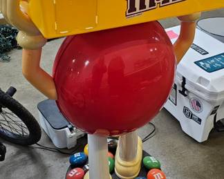 M&M'S DISPLAY