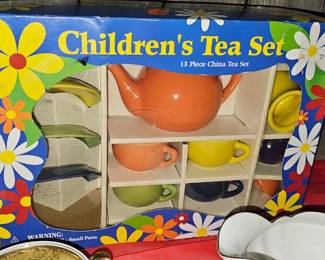 CHILDREN'S TEA SET TOY