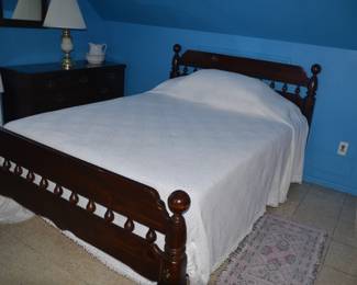 Full / Queen bed