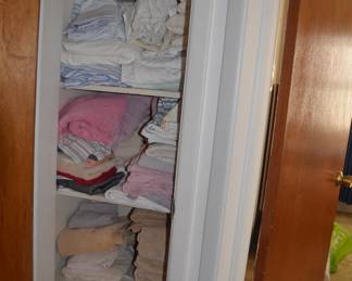 Linens, Bed linens, Towels