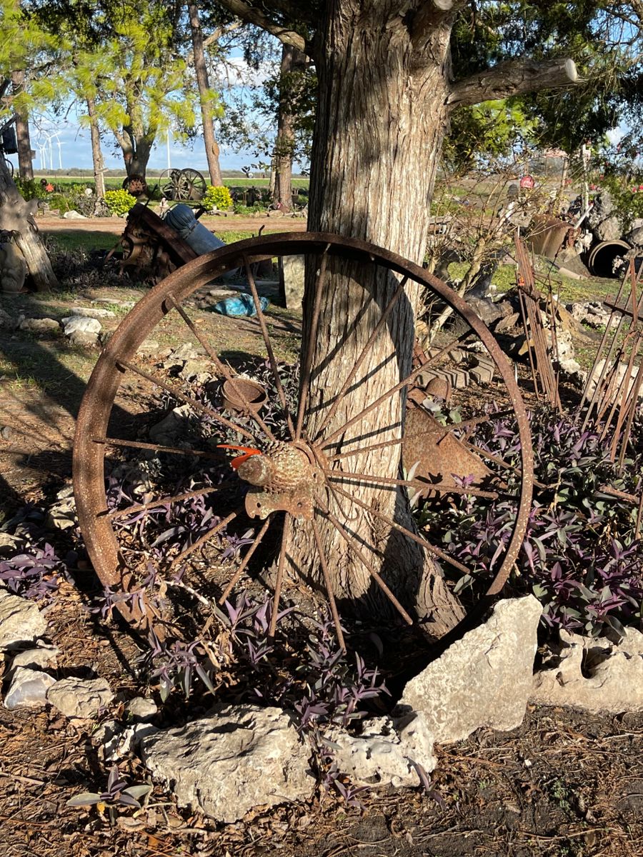 We are having a final 1 day blow out sale to deplete the rest of the estate in El Campo.  This is your last chance to get some great yard art and rusty decor.  There are also some items in the barn so put on your gloves and boots and come dig for a treasure.  We will be offering great discounts and making deals.  